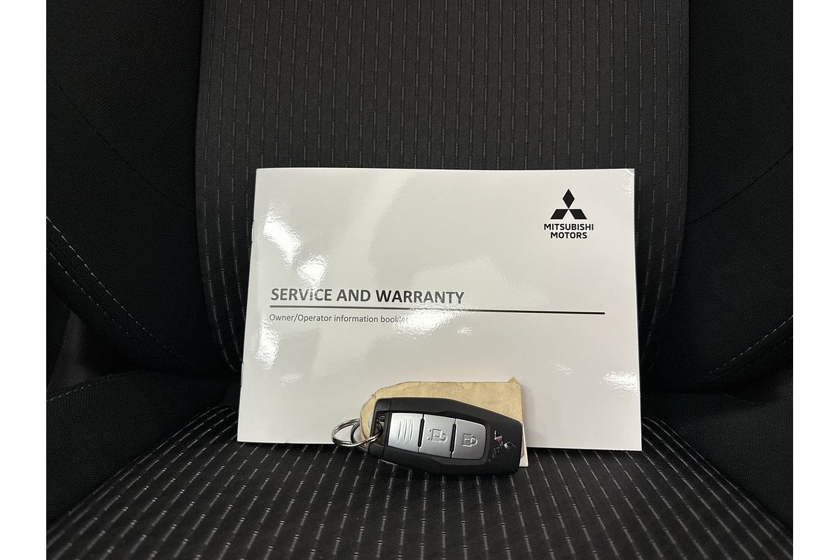 2022 Mitsubishi Outlander ES ZM