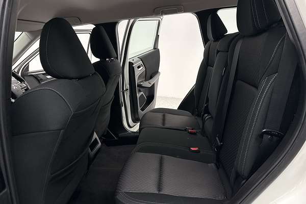 2022 Mitsubishi Outlander ES ZM