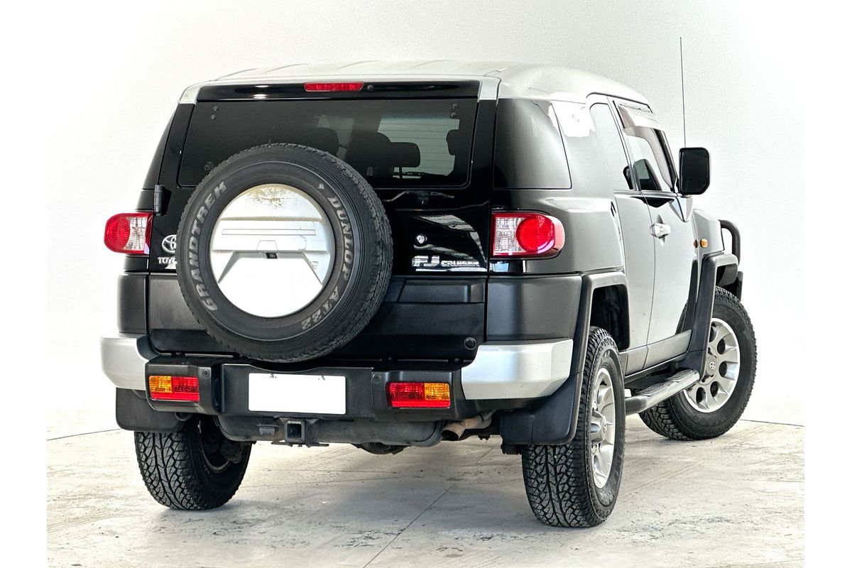 2013 Toyota FJ Cruiser GSJ15R