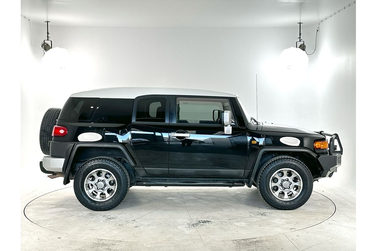 2013 Toyota FJ Cruiser GSJ15R