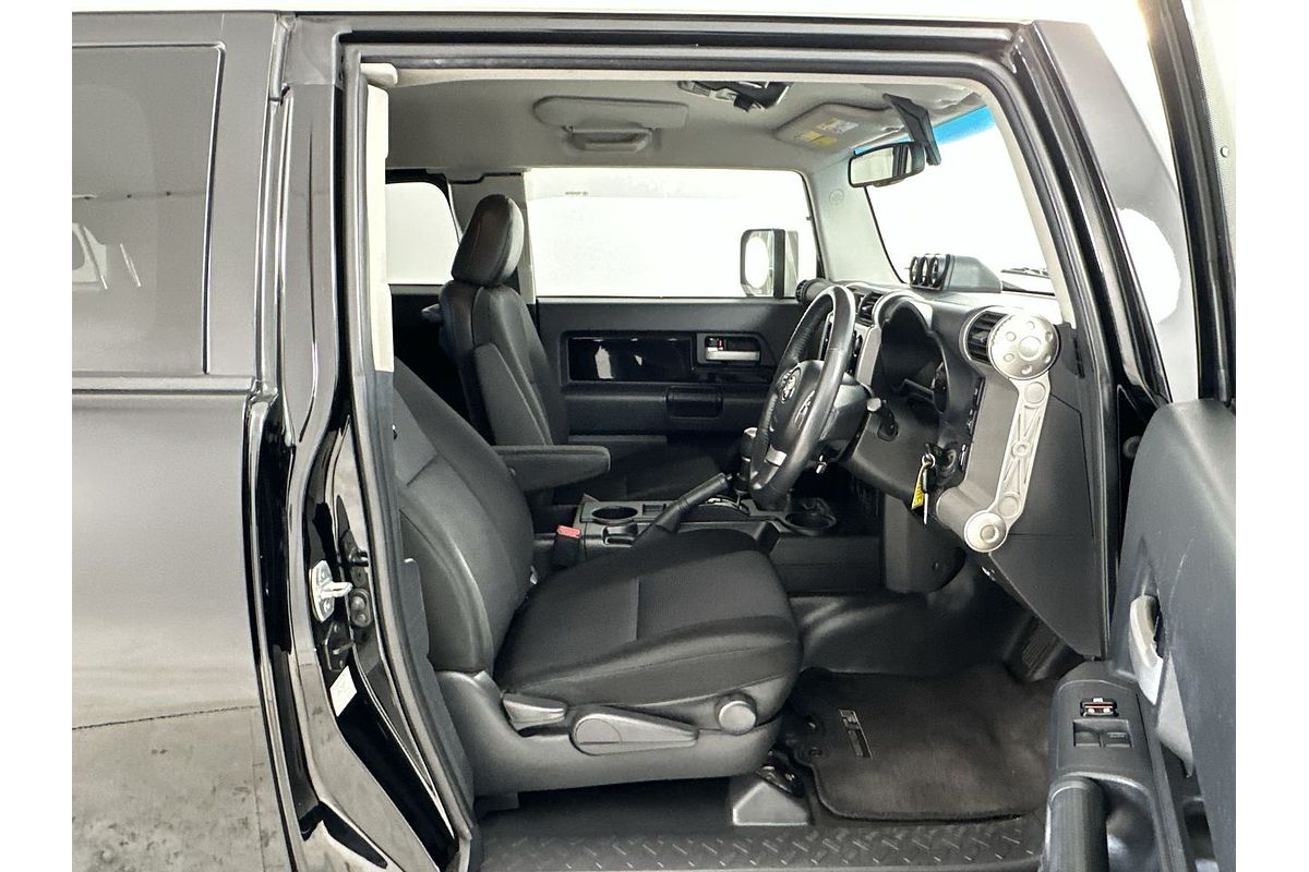2013 Toyota FJ Cruiser GSJ15R