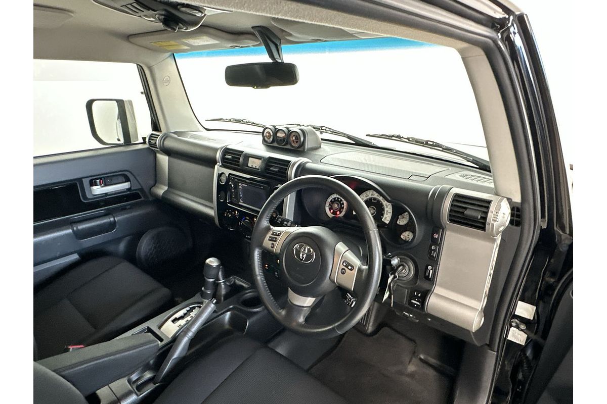 2013 Toyota FJ Cruiser GSJ15R
