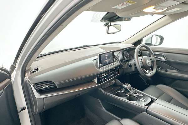 2023 Nissan X-TRAIL ST-L T33