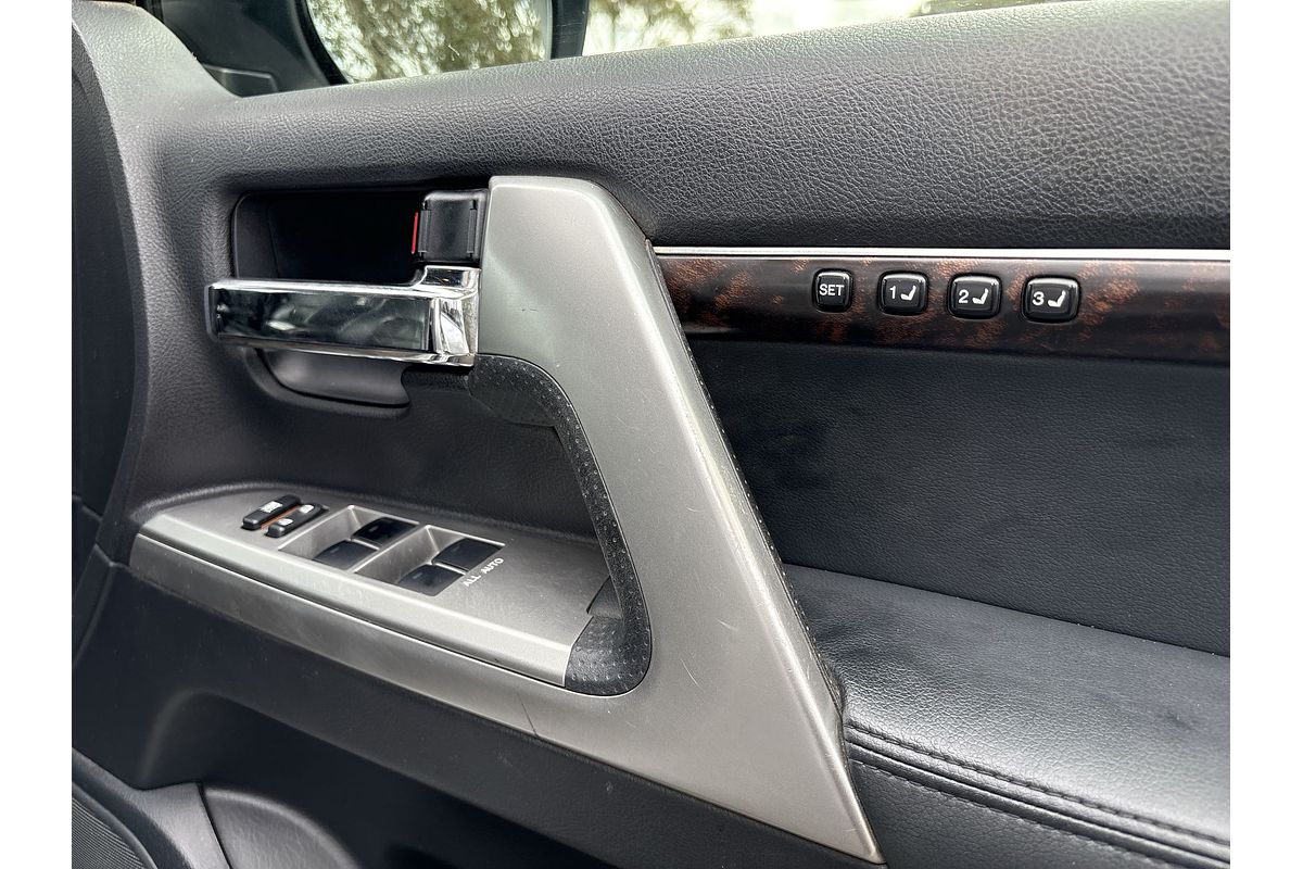 2014 Toyota Landcruiser Sahara VDJ200R