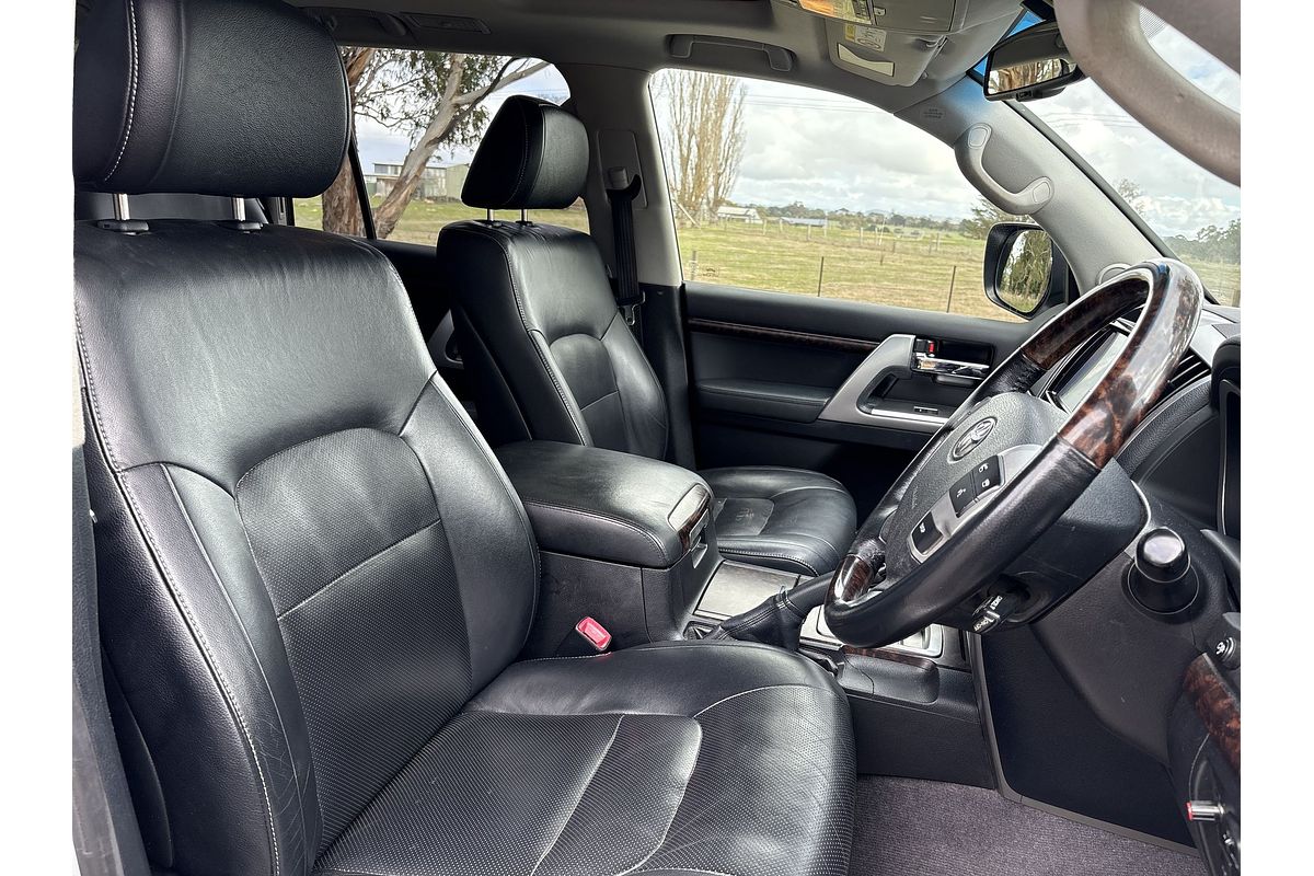 2014 Toyota Landcruiser Sahara VDJ200R