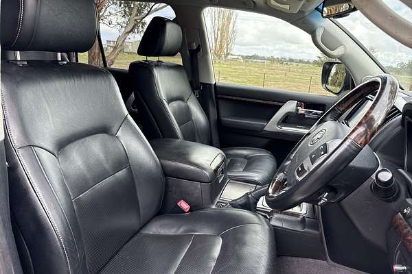 2014 Toyota Landcruiser Sahara VDJ200R
