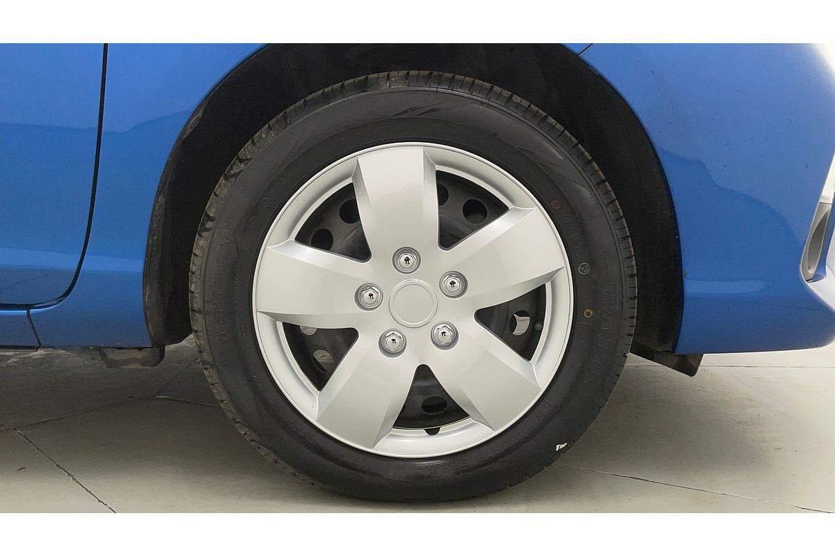 2014 Toyota Prius C NHP10R