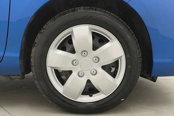 2014 Toyota Prius C NHP10R