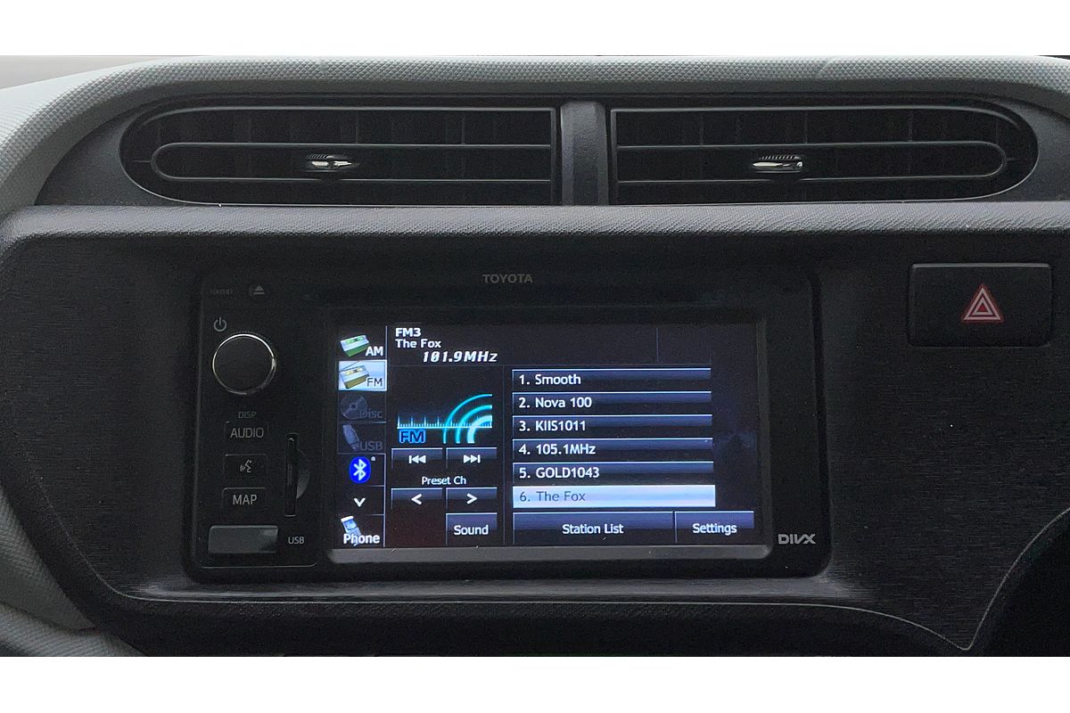 2014 Toyota Prius C NHP10R