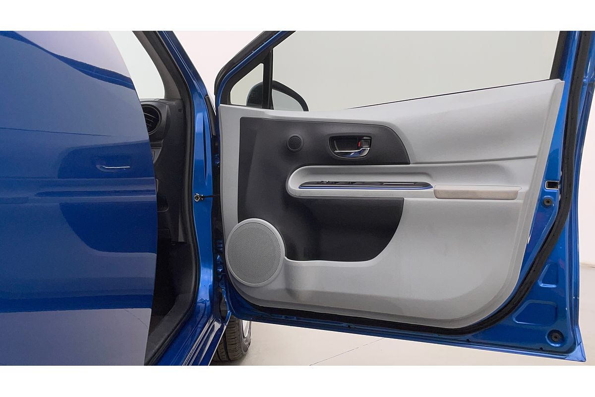 2014 Toyota Prius C NHP10R