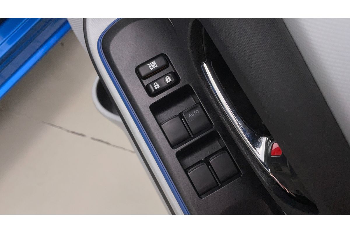 2014 Toyota Prius C NHP10R