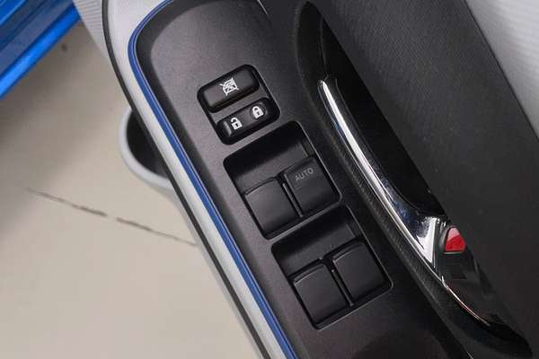 2014 Toyota Prius C NHP10R