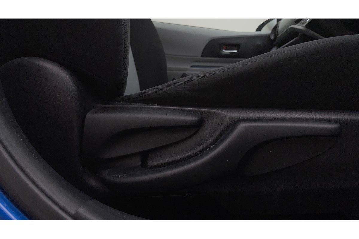 2014 Toyota Prius C NHP10R