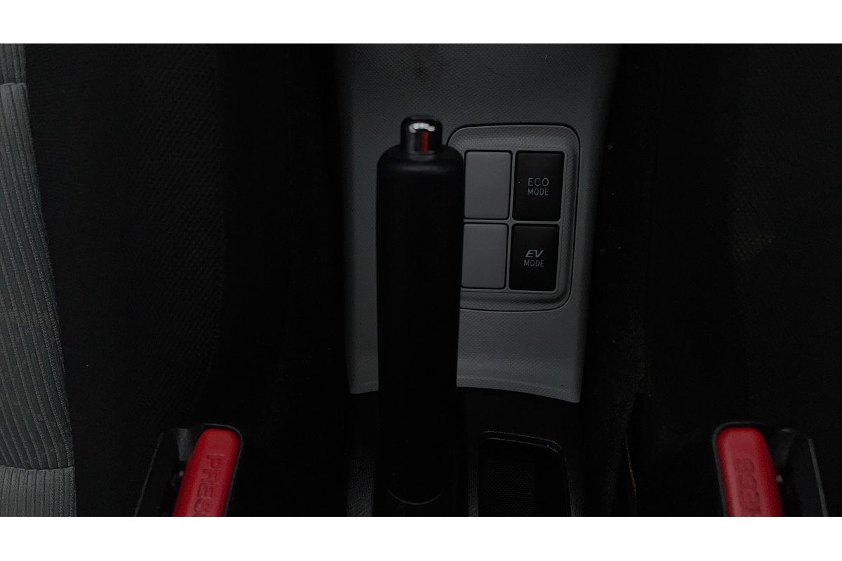 2014 Toyota Prius C NHP10R