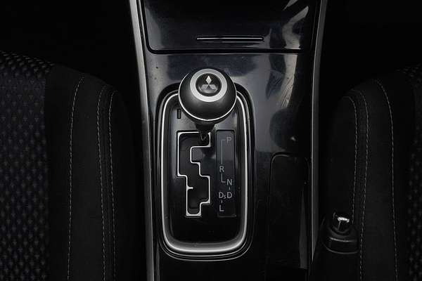 2017 Mitsubishi Outlander LS Safety Pack ZK