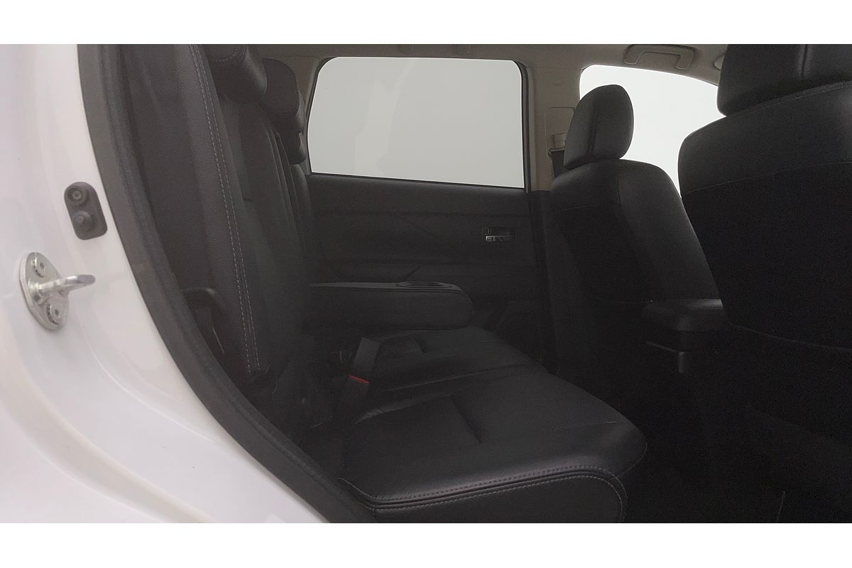 2016 Mitsubishi Outlander Exceed ZK