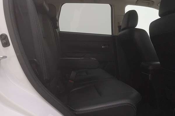 2016 Mitsubishi Outlander Exceed ZK