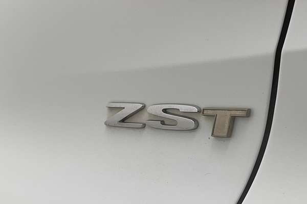 2021 MG ZST Essence