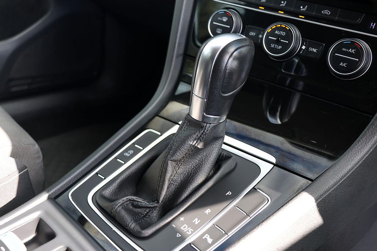 2013 Volkswagen Golf 103TSI Highline 7