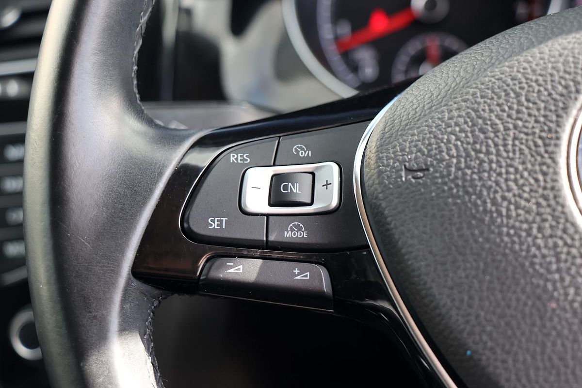 2013 Volkswagen Golf 103TSI Highline 7