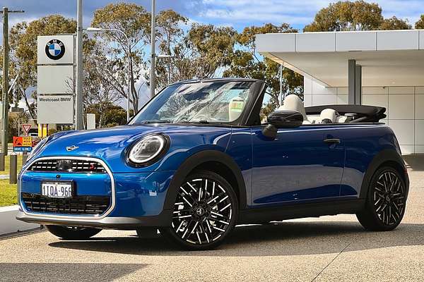 2025 MINI Cooper S Favoured F67