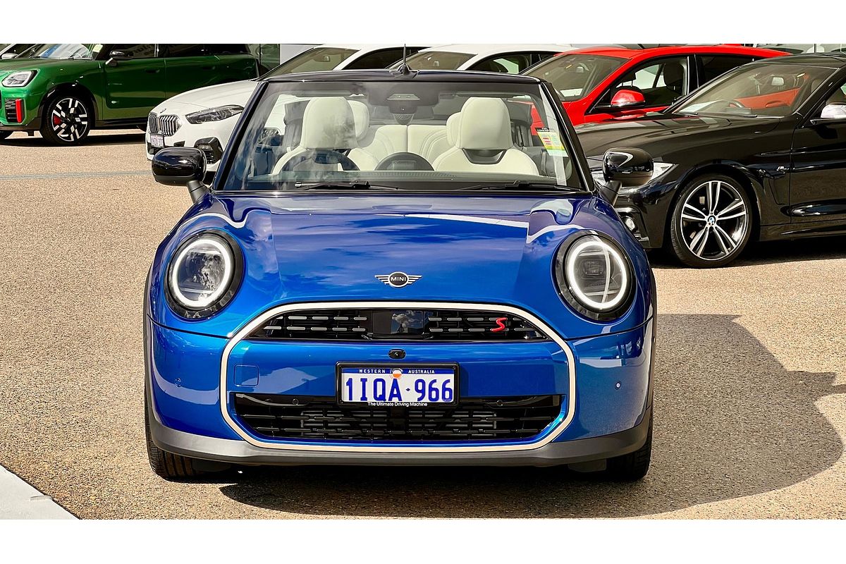 2025 MINI Cooper S Favoured F67
