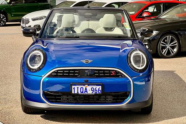 2025 MINI Cooper S Favoured F67