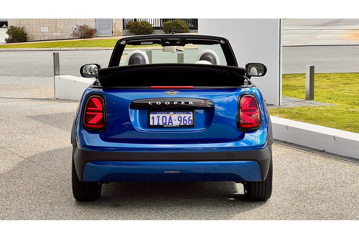 2025 MINI Cooper S Favoured F67