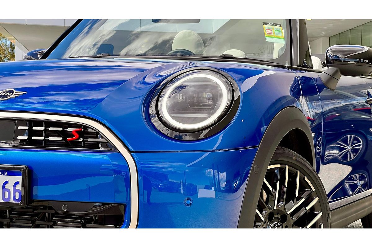 2025 MINI Cooper S Favoured F67