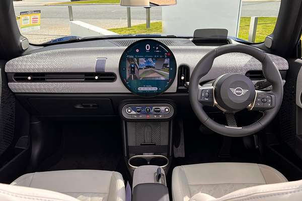 2025 MINI Cooper S Favoured F67