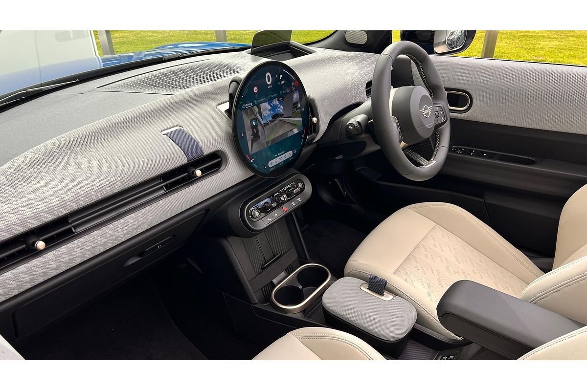 2025 MINI Cooper S Favoured F67