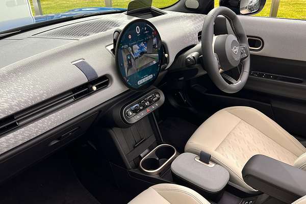 2025 MINI Cooper S Favoured F67
