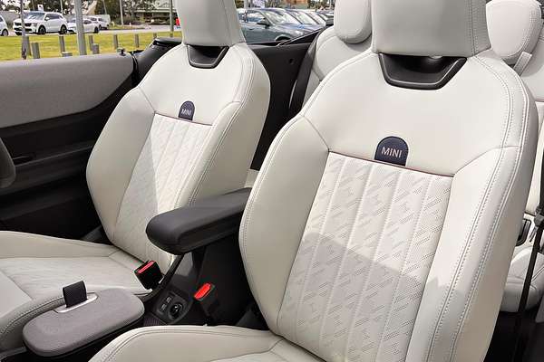 2025 MINI Cooper S Favoured F67