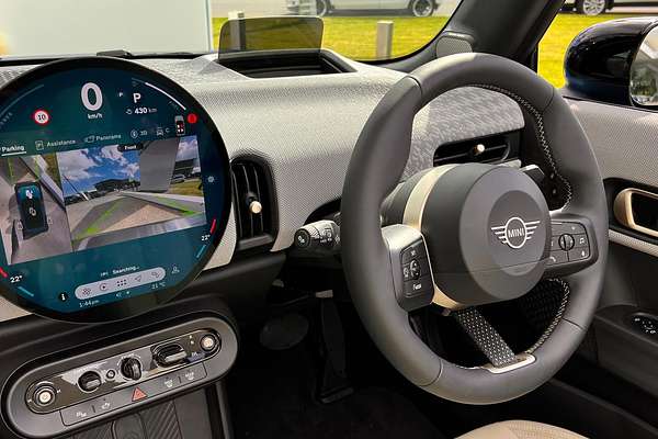 2025 MINI Cooper S Favoured F67