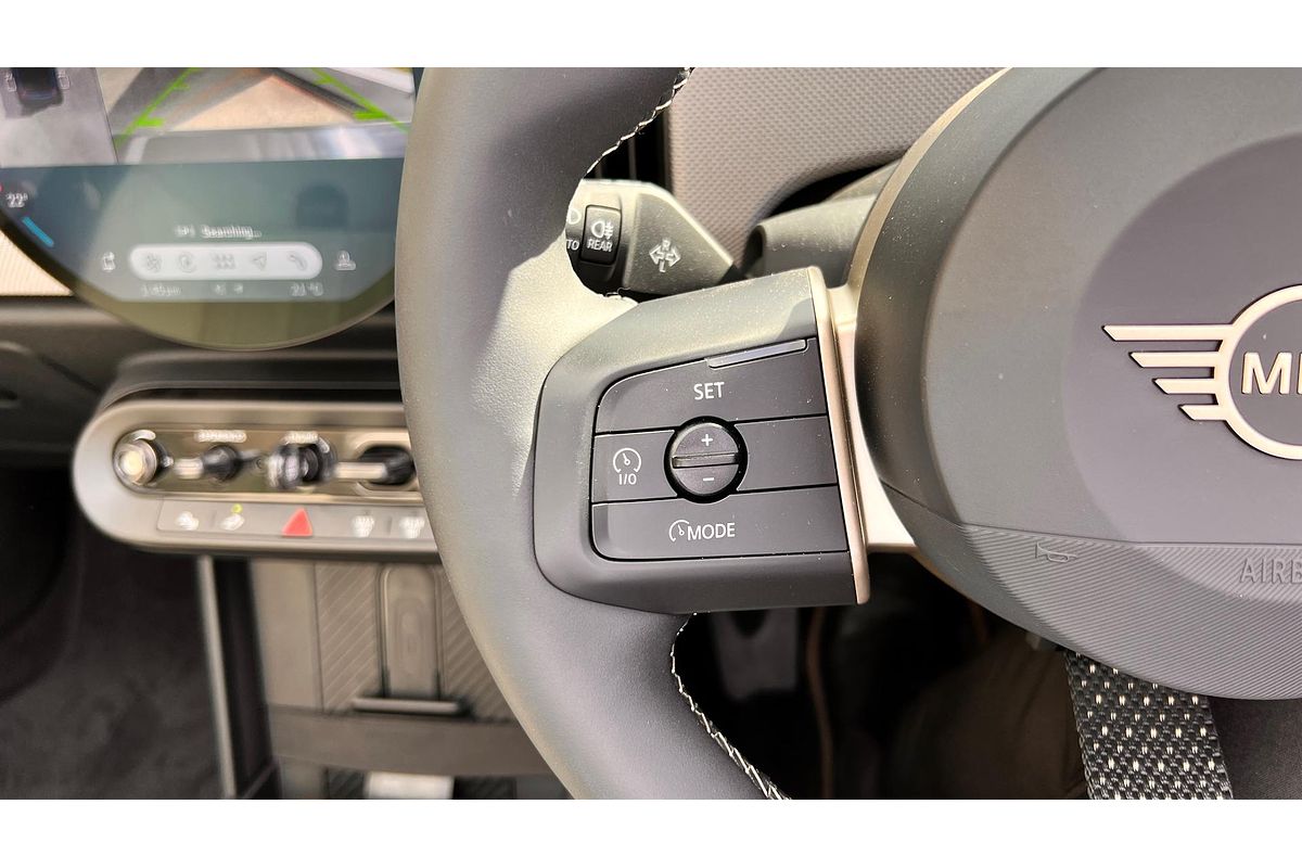 2025 MINI Cooper S Favoured F67