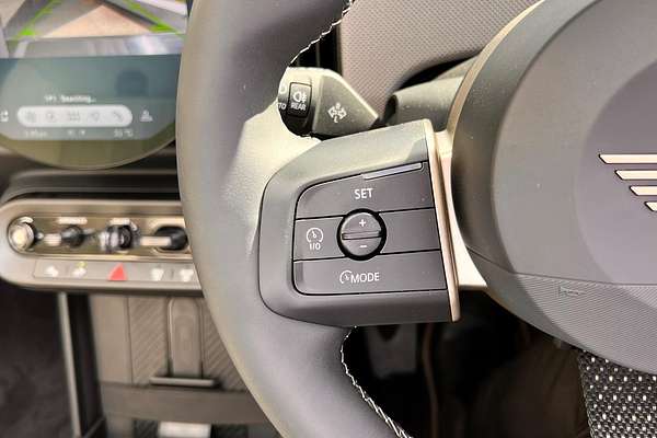 2025 MINI Cooper S Favoured F67