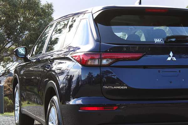 2023 Mitsubishi Outlander PHEV ES ZM