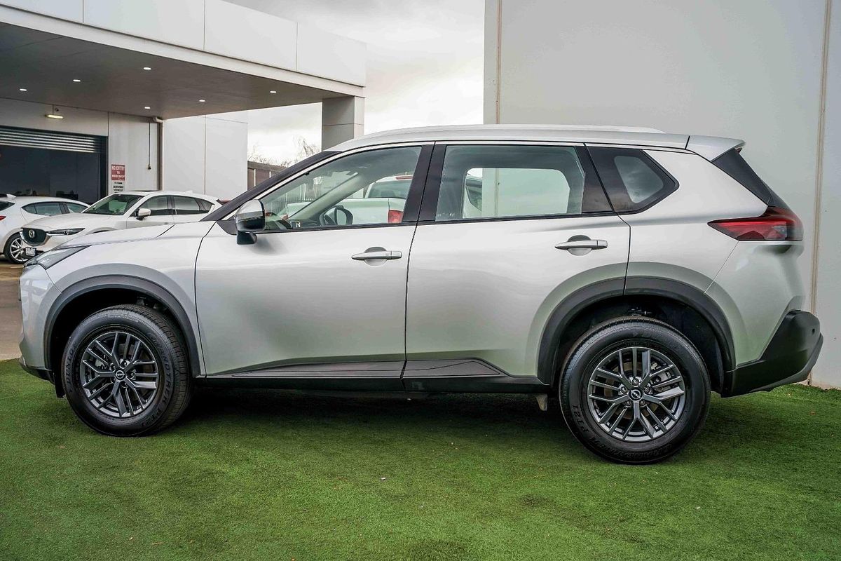 2025 Nissan X-TRAIL ST T33
