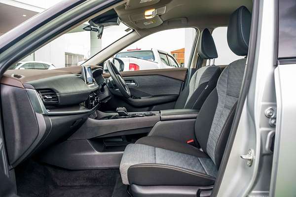 2025 Nissan X-TRAIL ST T33