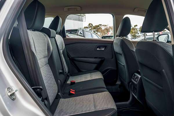2025 Nissan X-TRAIL ST T33