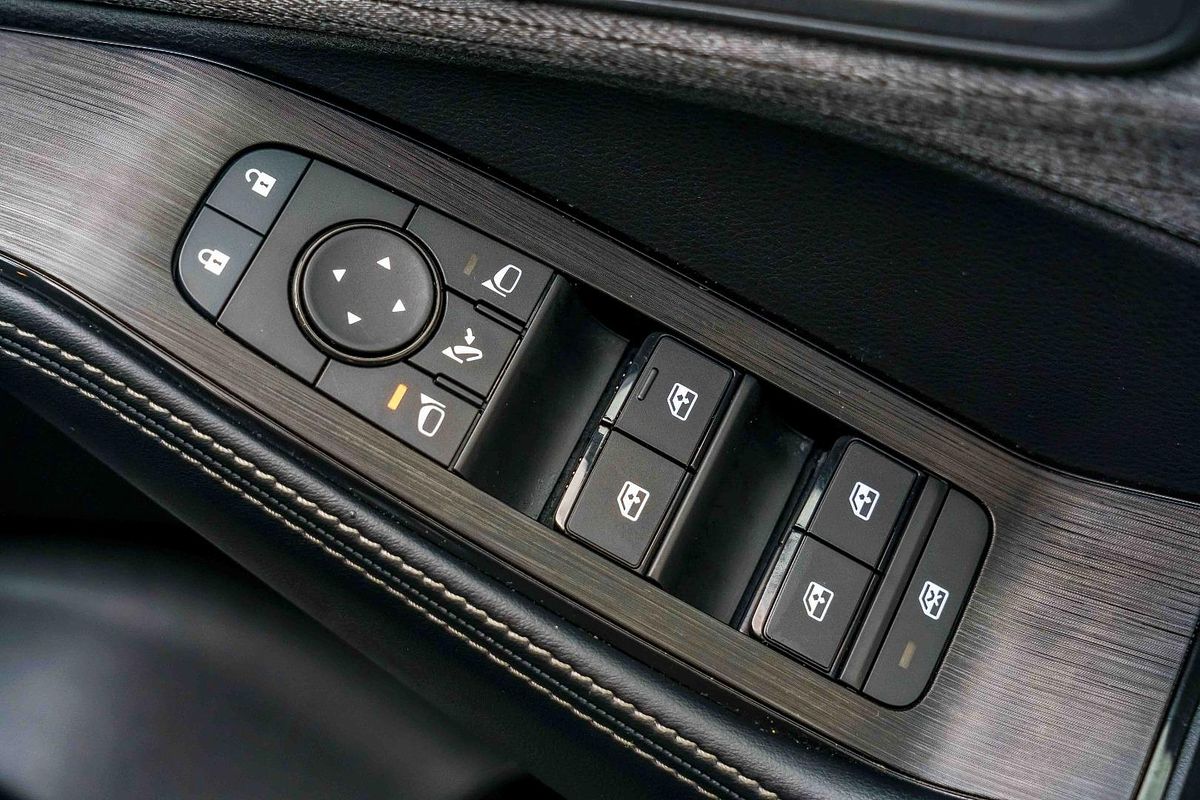 2025 Nissan X-TRAIL ST T33