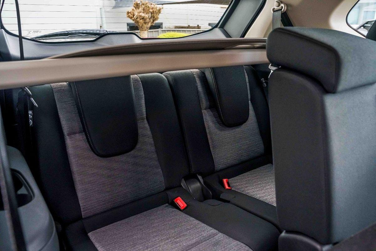 2025 Nissan X-TRAIL ST T33