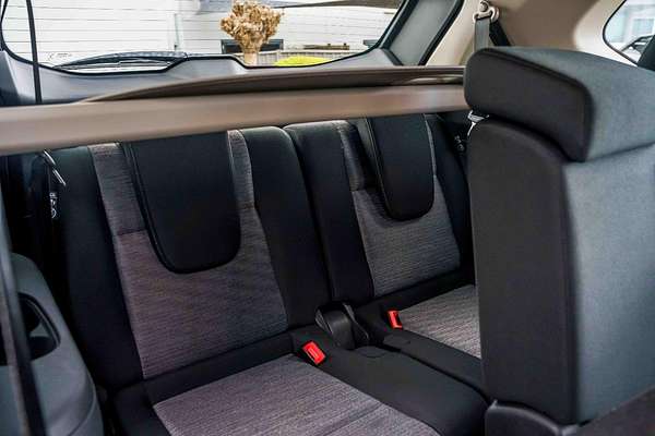 2025 Nissan X-TRAIL ST T33