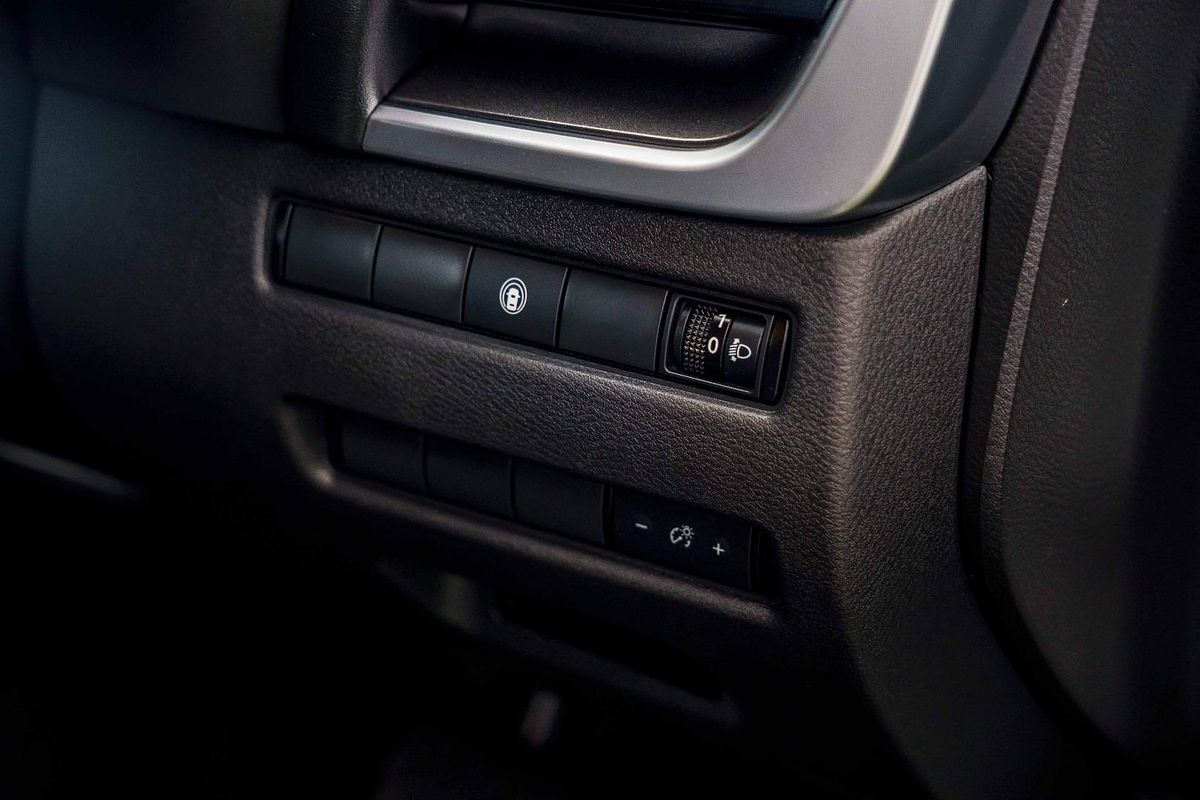 2025 Nissan X-TRAIL ST T33