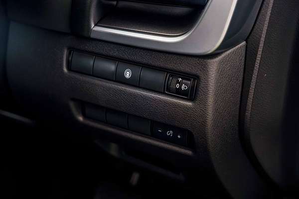 2025 Nissan X-TRAIL ST T33