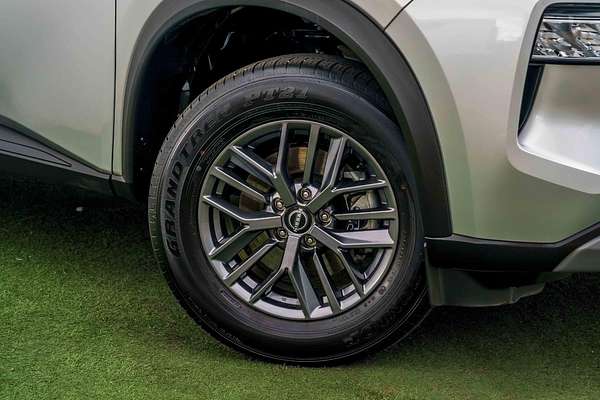 2025 Nissan X-TRAIL ST T33