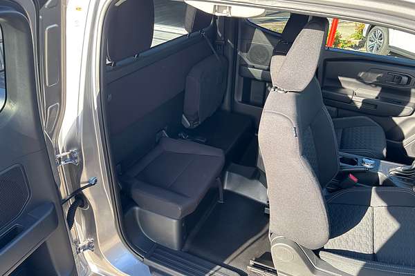 2024 Mitsubishi Triton GLX+ MV 4X4
