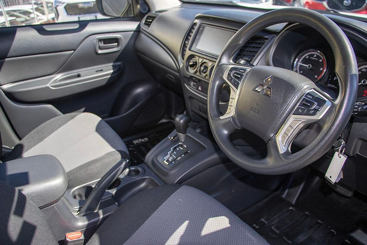 2023 Mitsubishi Triton GLX MR 4X4