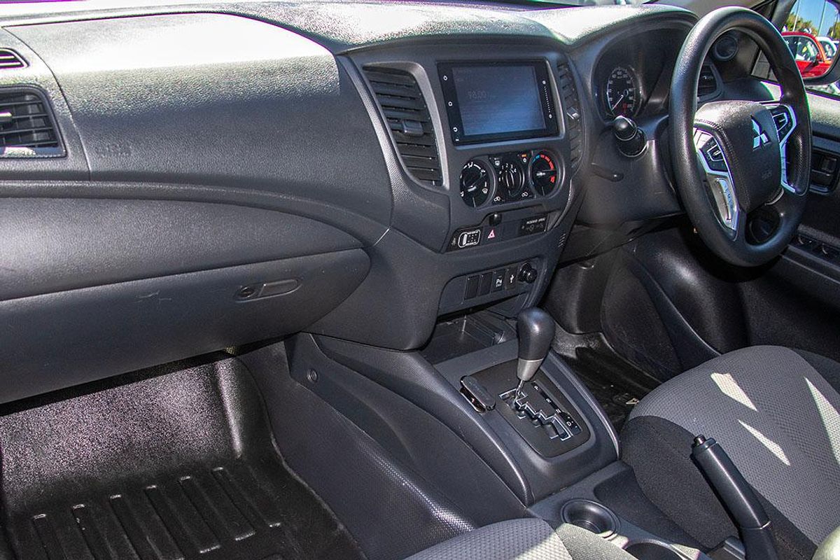 2023 Mitsubishi Triton GLX MR 4X4
