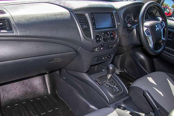 2023 Mitsubishi Triton GLX MR 4X4